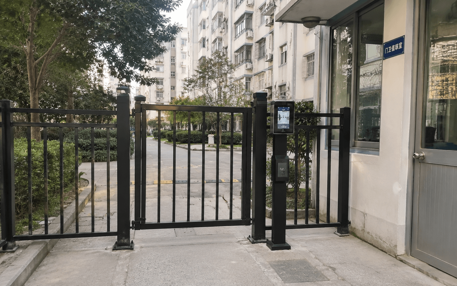 小区出入口门禁